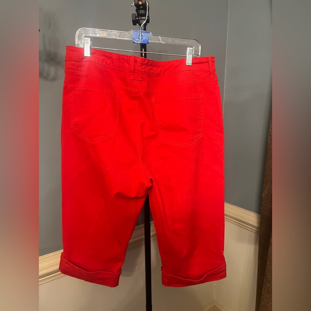 Gloria Vanderbilt Bright Red‎ Slimming Pants - Picture 2 of 3